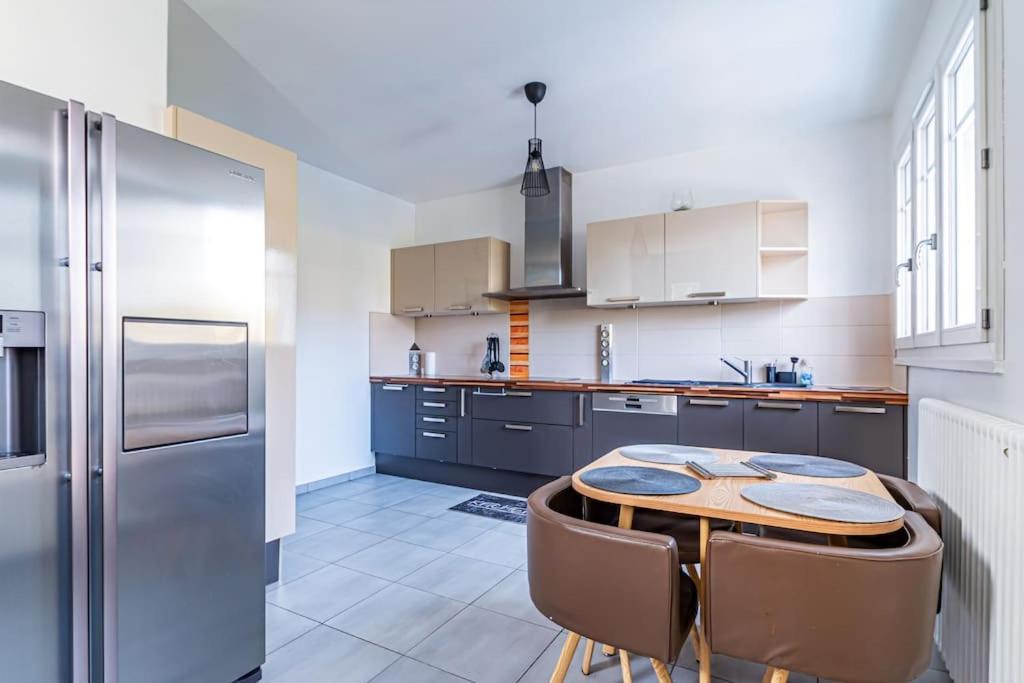 Charmante Maison Au Calme Yerres Zewnętrze zdjęcie